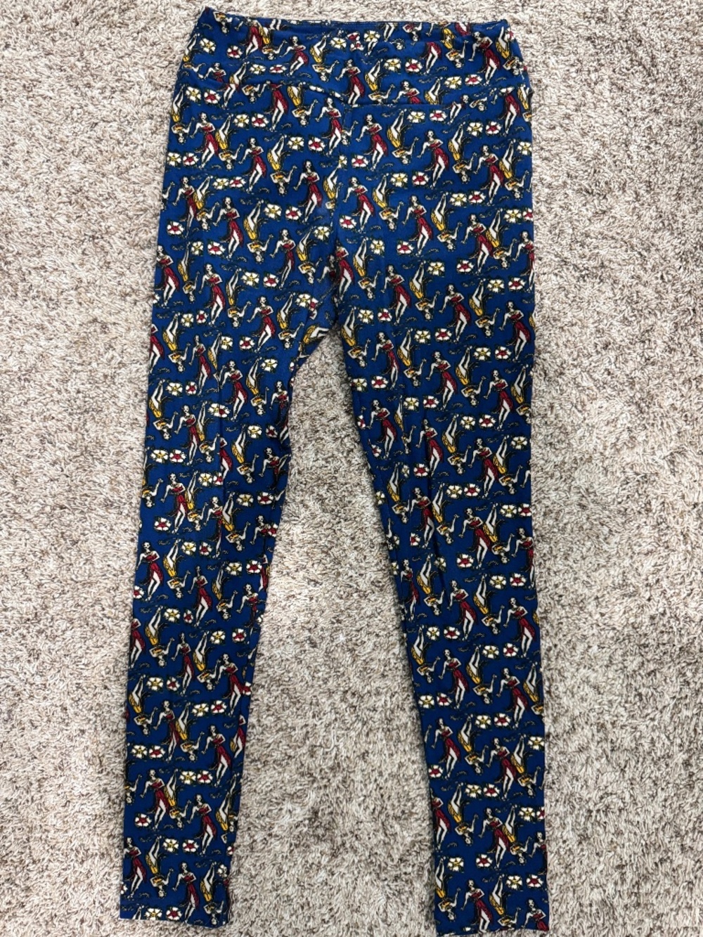 LuLaroe Hula Girls leggings blue background with yellow/red hula girls size 2-10